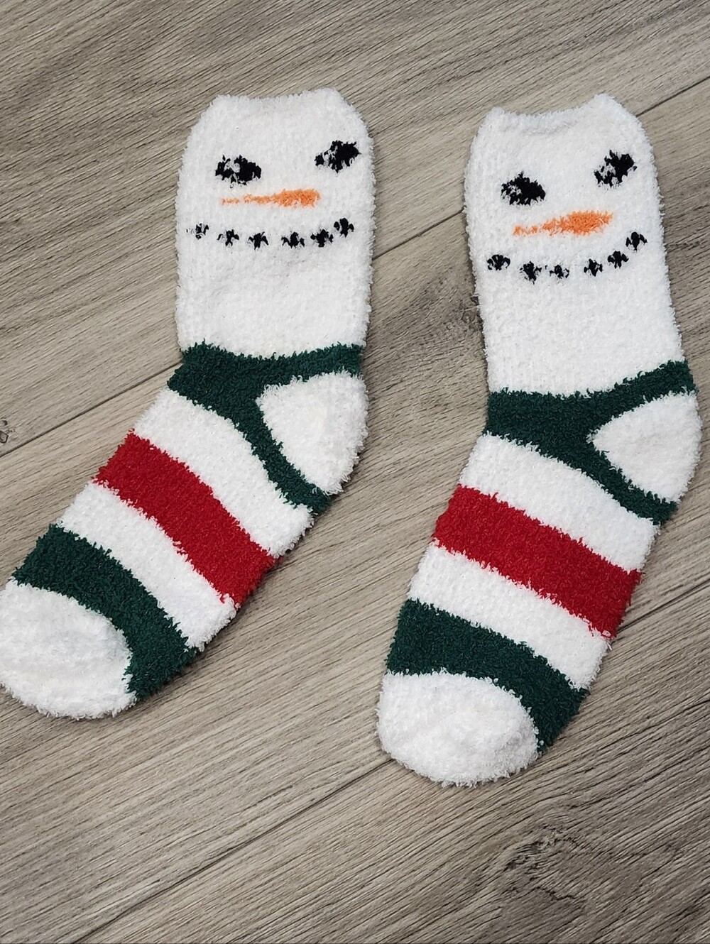 NWOT Cozy Snowman Holiday Christmas Fuzzy Socks